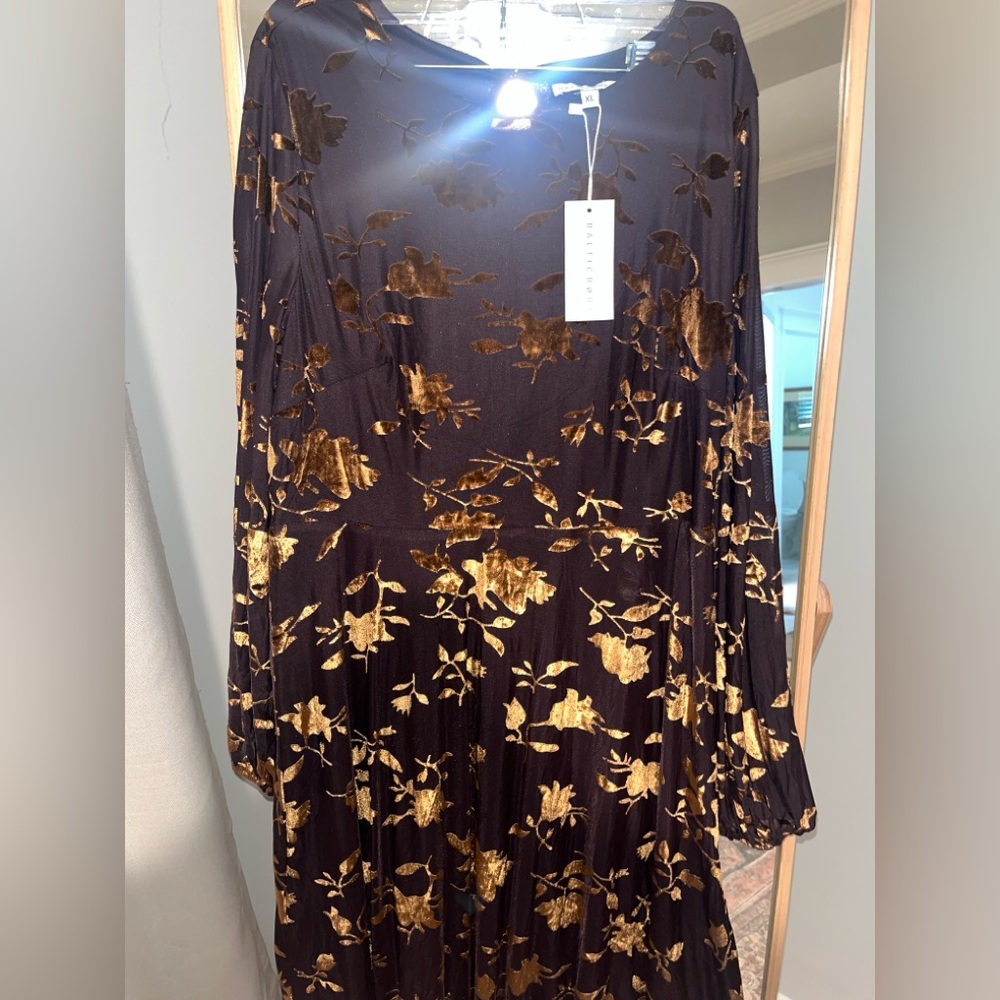 Elegant Floral Long Sleeve Dress - Picture 5 of 10